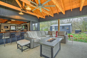 Riverfront Zanesville Getaway with Private Bar!